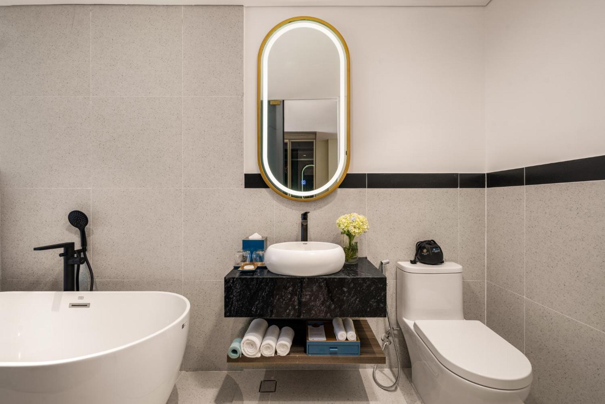 Wyndham Hoi An Royal Beachfront Resort & Villas Zewnętrze zdjęcie